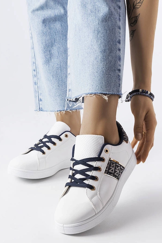 Balti sportbačiai su dekoruota... Balti sportbačiai su dekoruota...