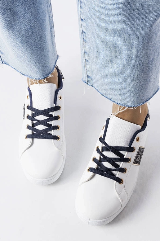 Balti sportbačiai su dekoruota... Balti sportbačiai su dekoruota...