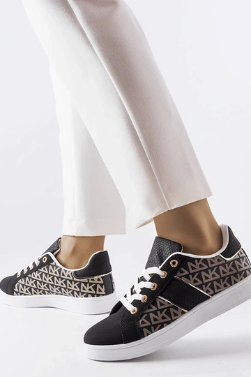 Juodi sportbačiai,... 2