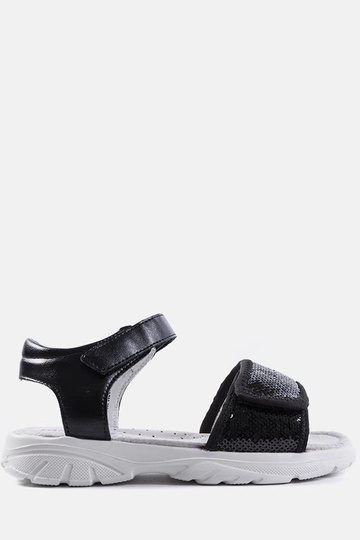 Juodos vaikiškos basutės...