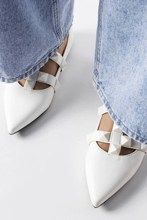 Baltos balerinos su įspūdingu Blur...