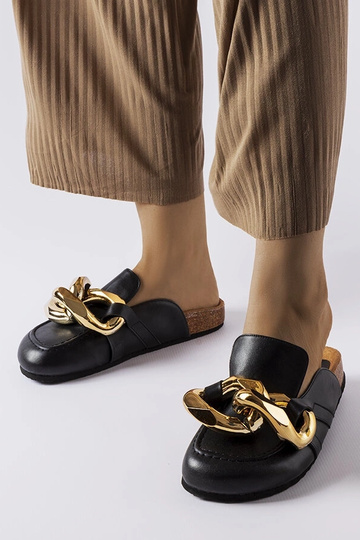 Juodos Christelle...