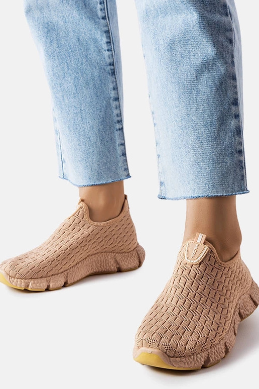 Smėlio spalvos sportiniai sportbačiai...