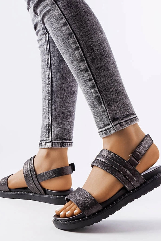 Juodos blizgios Felicienne basutės Juodos blizgios Felicienne basutės