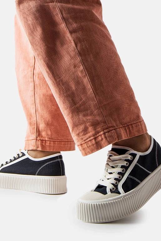 Juodi Castanthei platforminiai... Juodi Castanthei platforminiai...