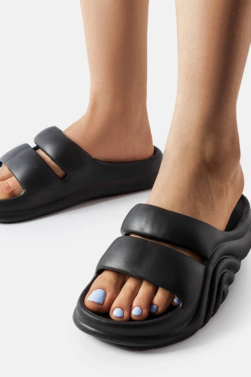 Juodos gumos Geneve šlepetės