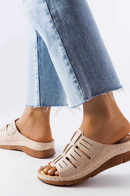 Smėlio spalvos džersio platforma