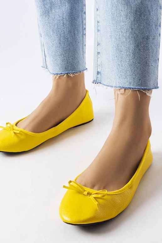 Juodi sandalai papuošti akmenukais,...