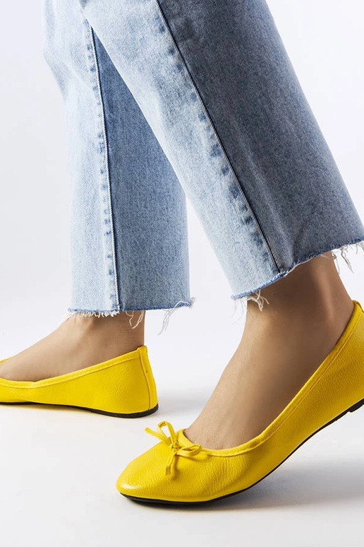 Juodi sandalai papuošti akmenukais,...