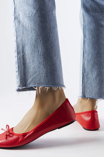 Raudoni baleto buteliai su... 2