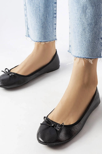 Juodi baleto buteliai, dekoruoti Vaillancour lanku