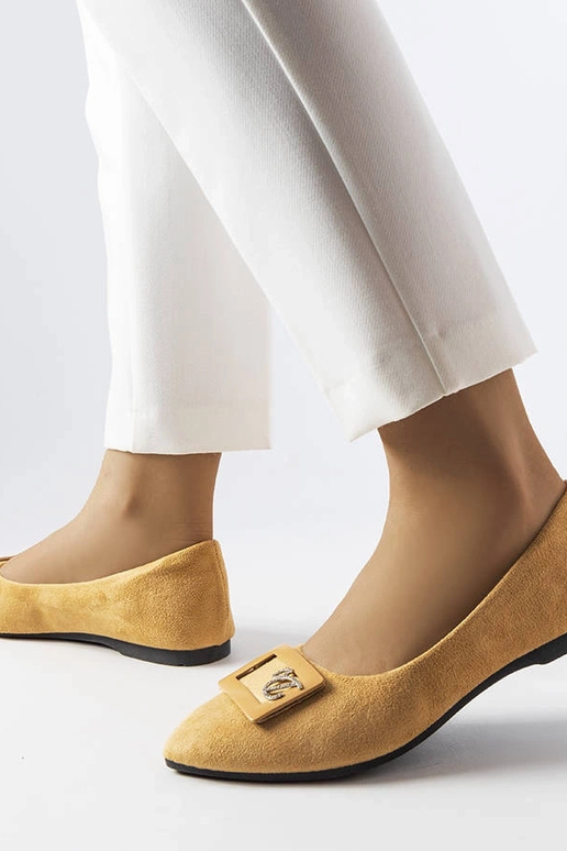 Smėlio spalvos baleto buteliai,... Smėlio spalvos baleto buteliai,...