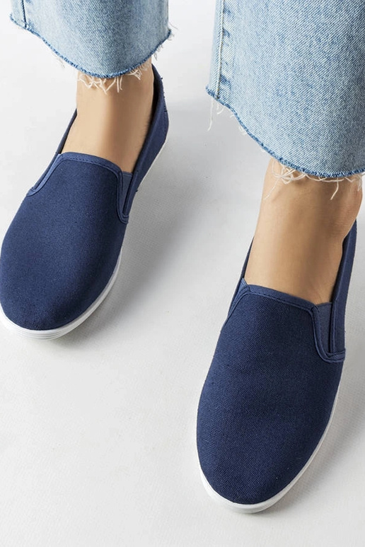 Tamsiai mėlynos spalvos audinio... Tamsiai mėlynos spalvos audinio...