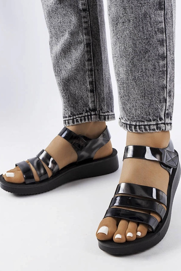 Covillon juodos lakinės...