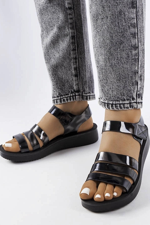 Covillon juodos lakinės odos sandalai... Covillon juodos lakinės odos sandalai...