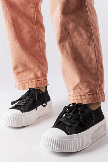 Juodo audinio sportbačiai...