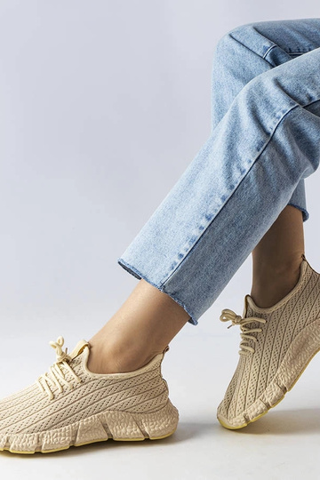 Šviesiai smėlio spalvos...