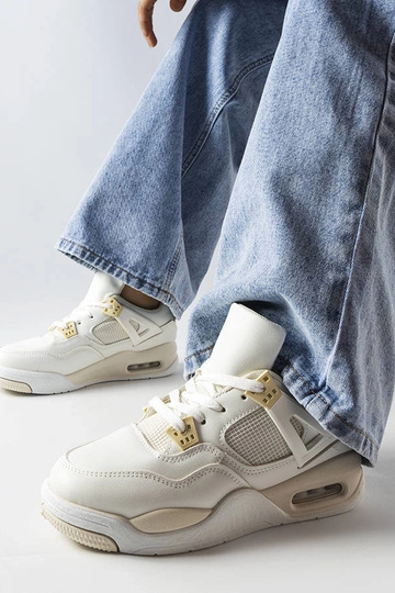 Smėlio spalvos sportbačiai... 2