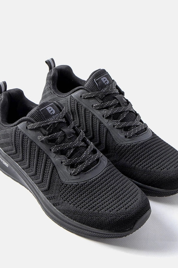 Eunaste juodi vyriški... 2