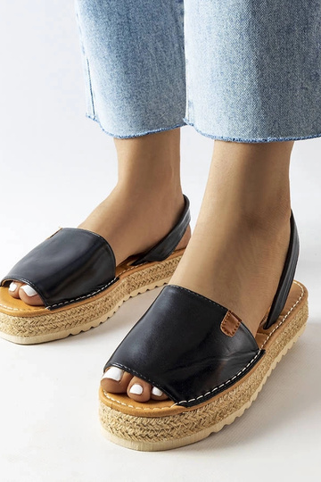 Juodi sandalai, „Lee Cooper...