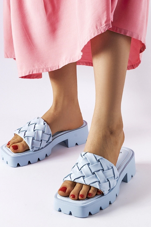 Lora mėlynos spalvos traktoriaus pado... Lora mėlynos spalvos traktoriaus pado...