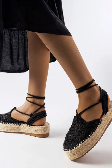 Juodos Partenia Lace-Up...