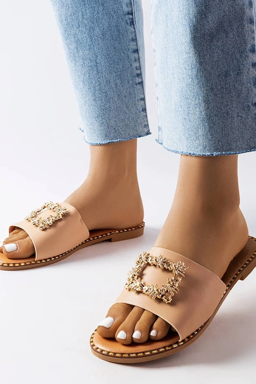 Juodos šlepetės su dekoracija, „Miriama"