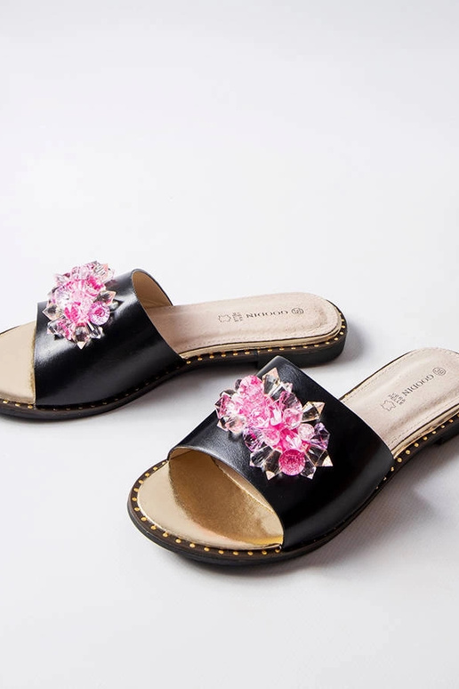 Juodos šlepetės su Lowa kristalais Juodos šlepetės su Lowa kristalais