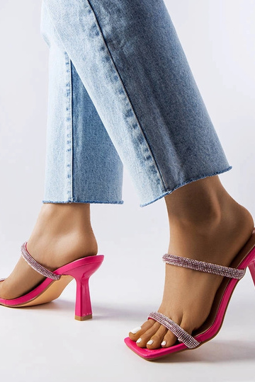 Evelina rožiniai...