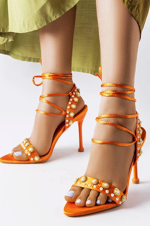 Oranžinės basutės puoštos perlais Grange Oranžinės basutės puoštos perlais Grange