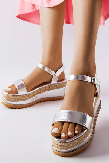 Juodos ažūrinės šlepetės su...