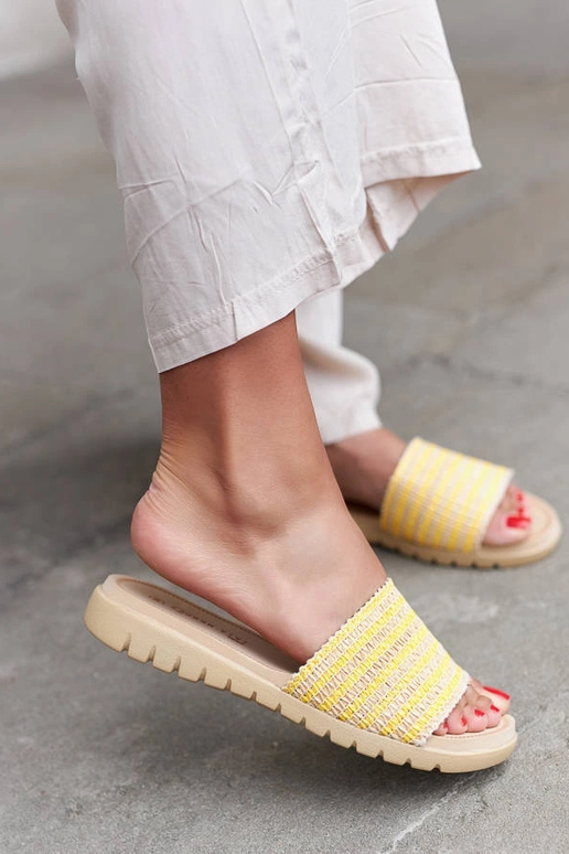 Capovalle geltonos pintos šlepetės Capovalle geltonos pintos šlepetės