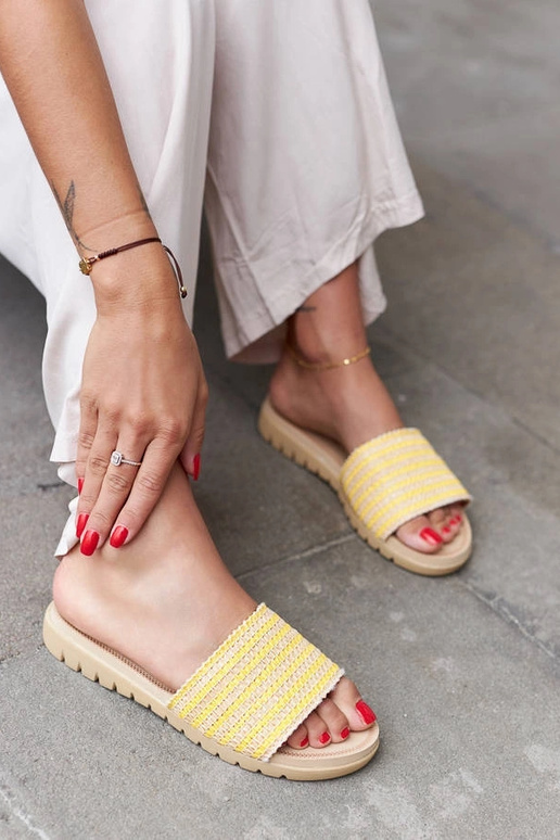 Capovalle geltonos pintos šlepetės Capovalle geltonos pintos šlepetės