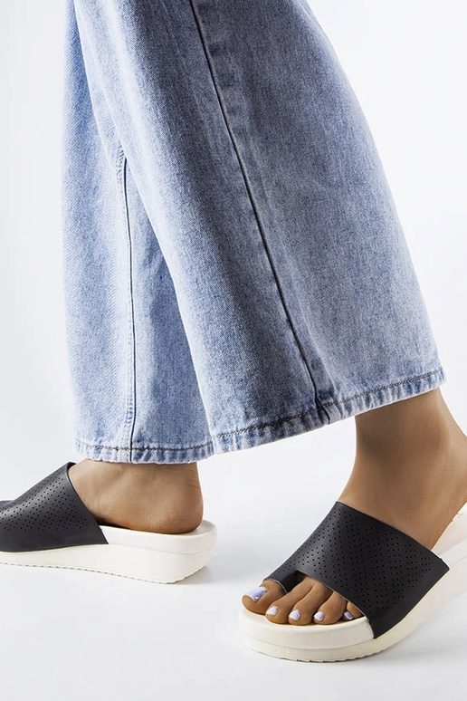 Juodos spalvos Monferrato sandalai Juodos spalvos Monferrato sandalai