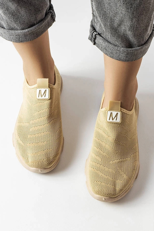 Tamsiai smėlio spalvos audinio...