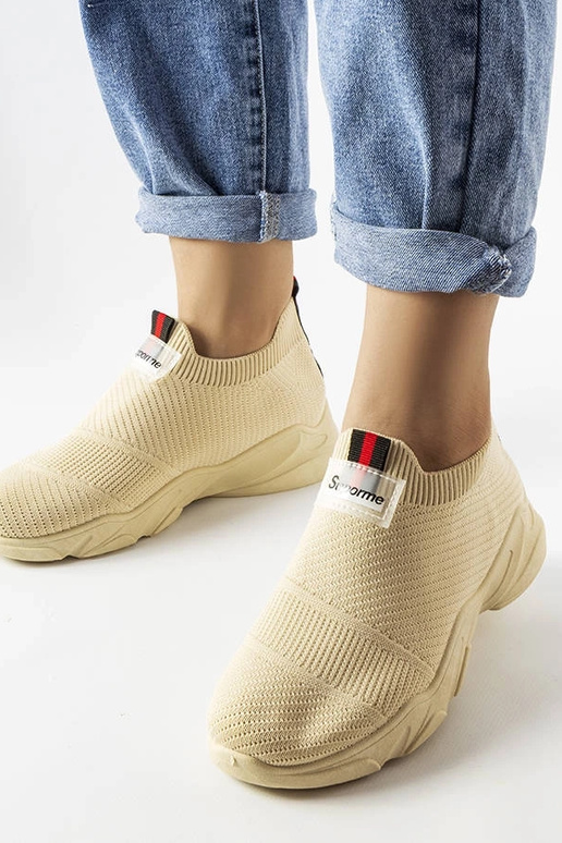 Smėlio spalvos užsegami sportiniai...