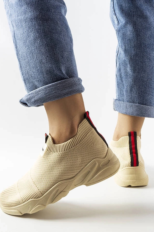 Smėlio spalvos užsegami sportiniai...