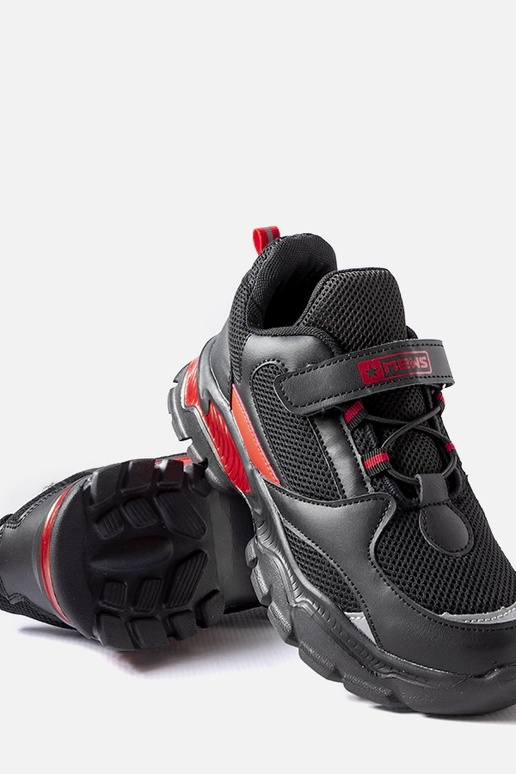 Balti sandalai ant dekoruotos...