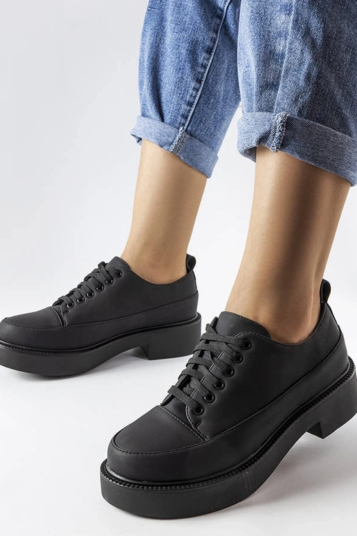 Juodi plokšti batai Merico