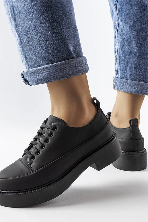 Juodi plokšti batai Merico