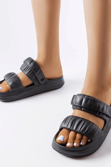Griffin Black Foam Flip Flops