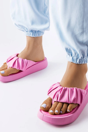 Rožinės rožinės spalvos šlepetės 2