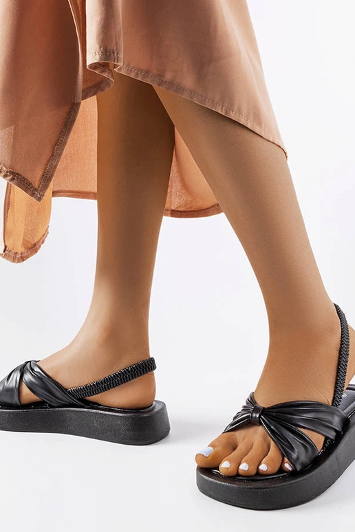 Juodi Montagna platforminiai sandalai