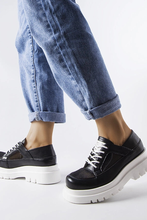 Juodi ažūriniai masyvūs Tasmin pusbačiai Juodi ažūriniai masyvūs Tasmin pusbačiai