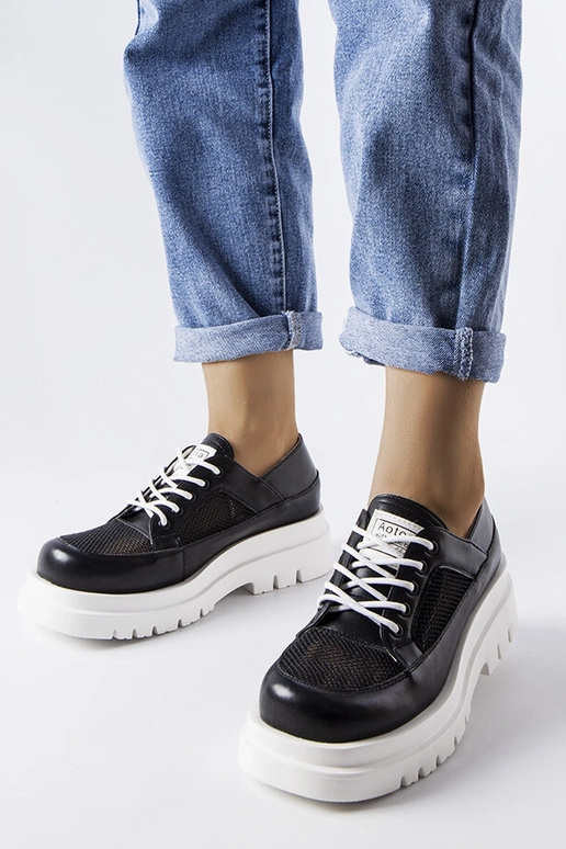 Juodi ažūriniai masyvūs Tasmin pusbačiai Juodi ažūriniai masyvūs Tasmin pusbačiai