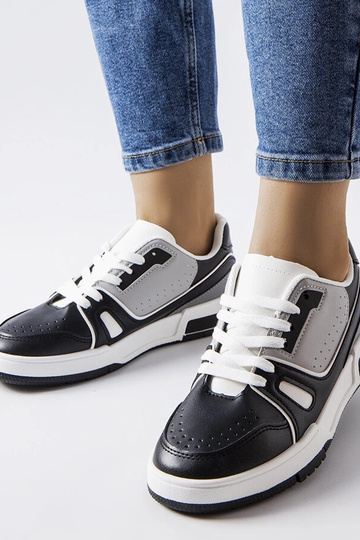 Juodi Willson sportiniai...