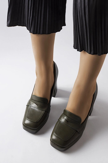 Tamsiai žalios spalvos... 2