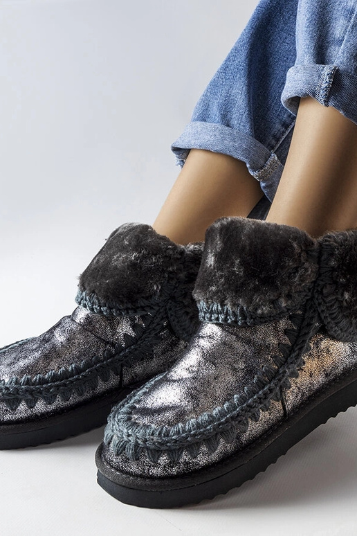 Juodi-žali sportiniai bateliai ant...