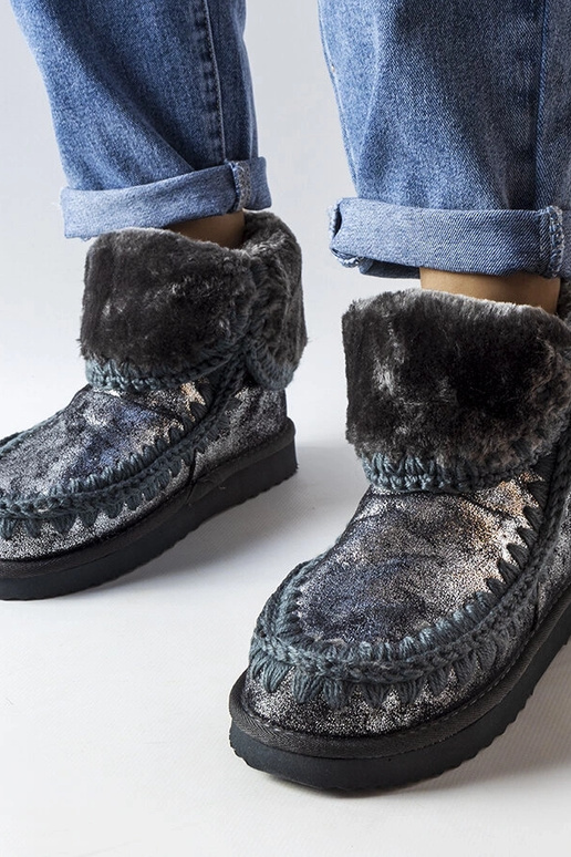 Juodi-žali sportiniai bateliai ant...