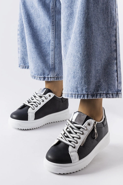 Moteriški juodi suvarstomi...